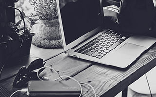 邮政快递与EMS的区别，一场速度与服务的较量